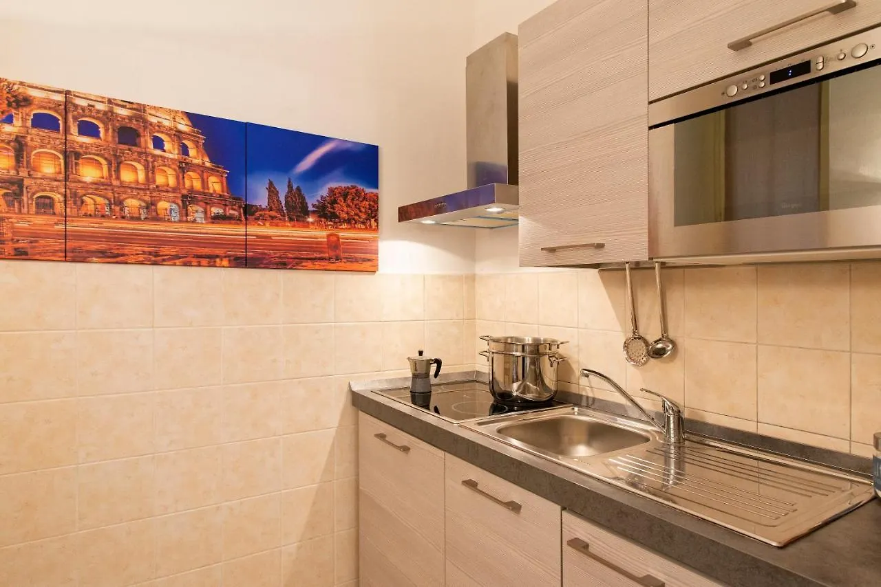 Rome Trevi Fountain Apartment