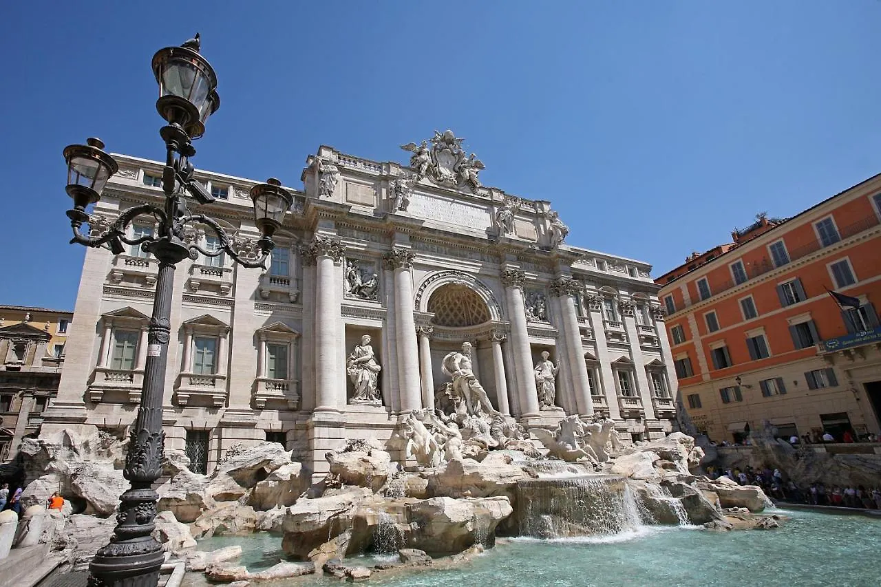 Rome Trevi Fountain Apartment